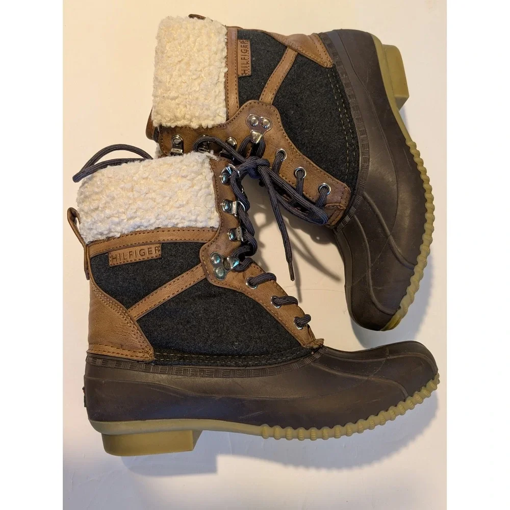 Tommy Hilfiger TWRIAN2 Duck Boots Faux Fur Trim Winter Snow Brown Grey Size 8M